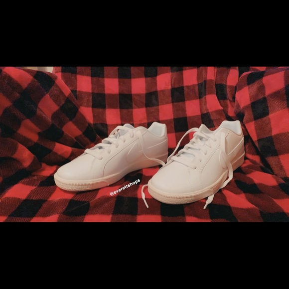 Nike Court Royale